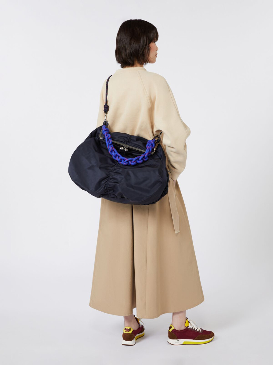 bolso pasticcino extra grande de gabardina técnica - ultramarine