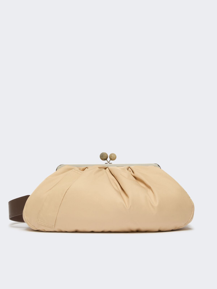 bolso pasticcino extragrande de gabardina técnica acolchada - beige