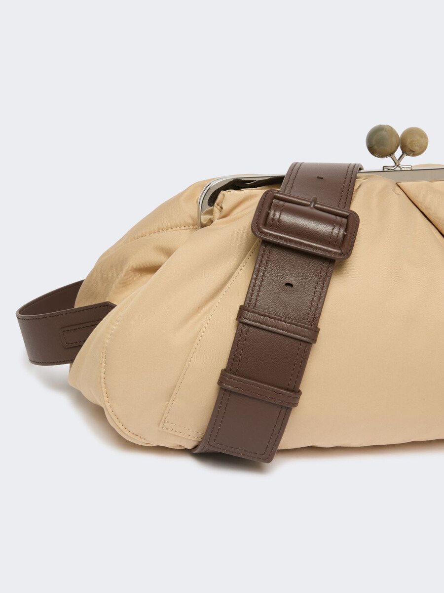 bolso pasticcino extragrande de gabardina técnica acolchada - beige