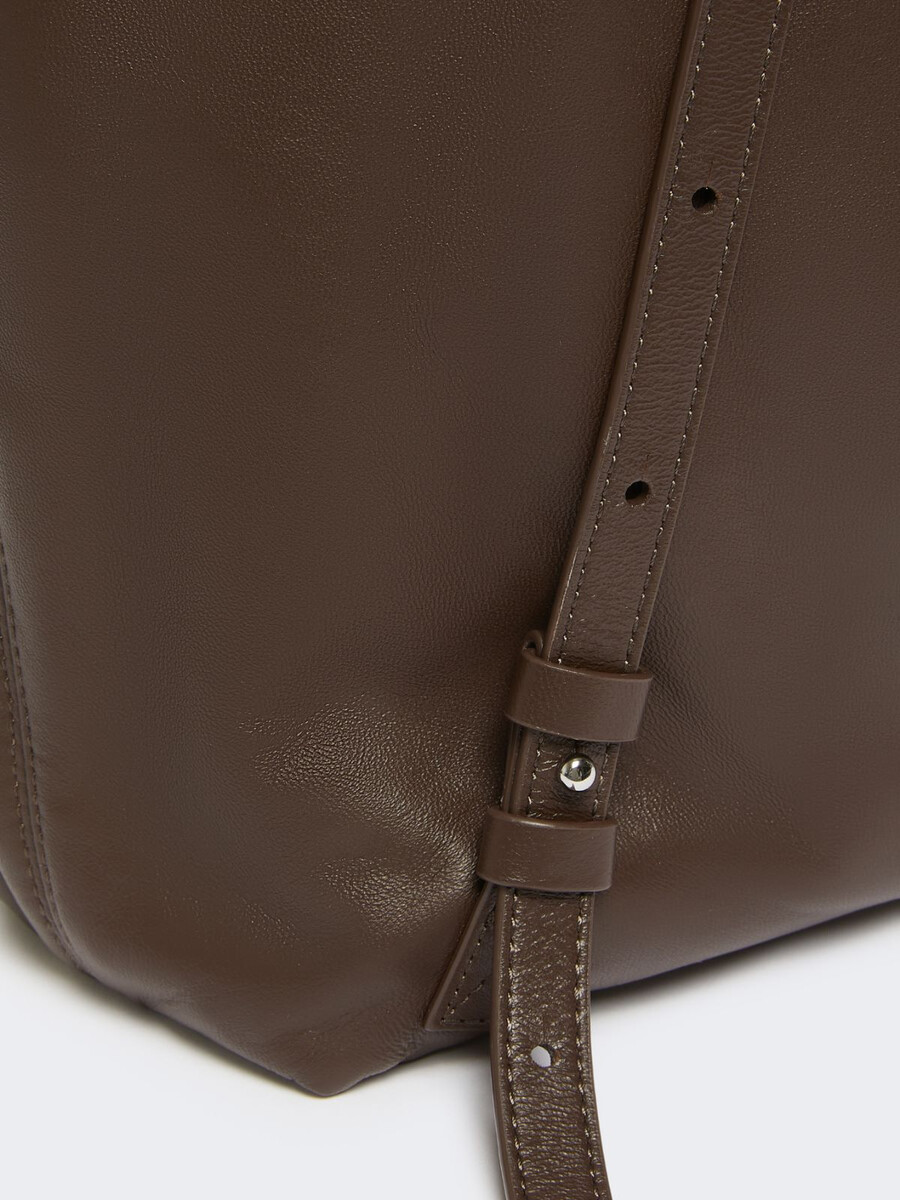 mochila de piel napa - marrÓn