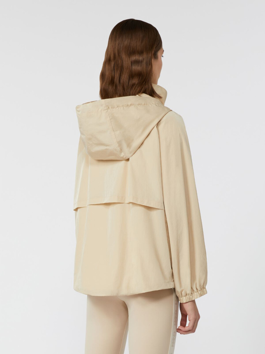 cortavientos técnico de tafetán - beige