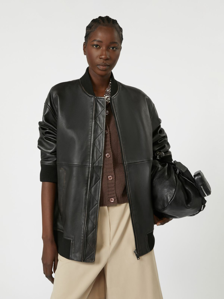 chaqueta bomber larga de piel napa - negra