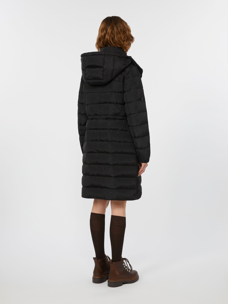 chaqueta de plumas de corte entallado de tafetán impermeable - negro