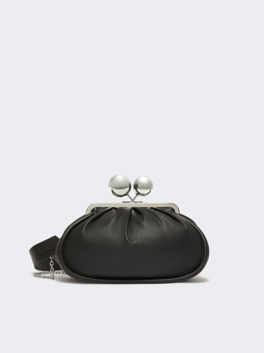 bolso pasticcino mediano en piel napa brillante - negro
