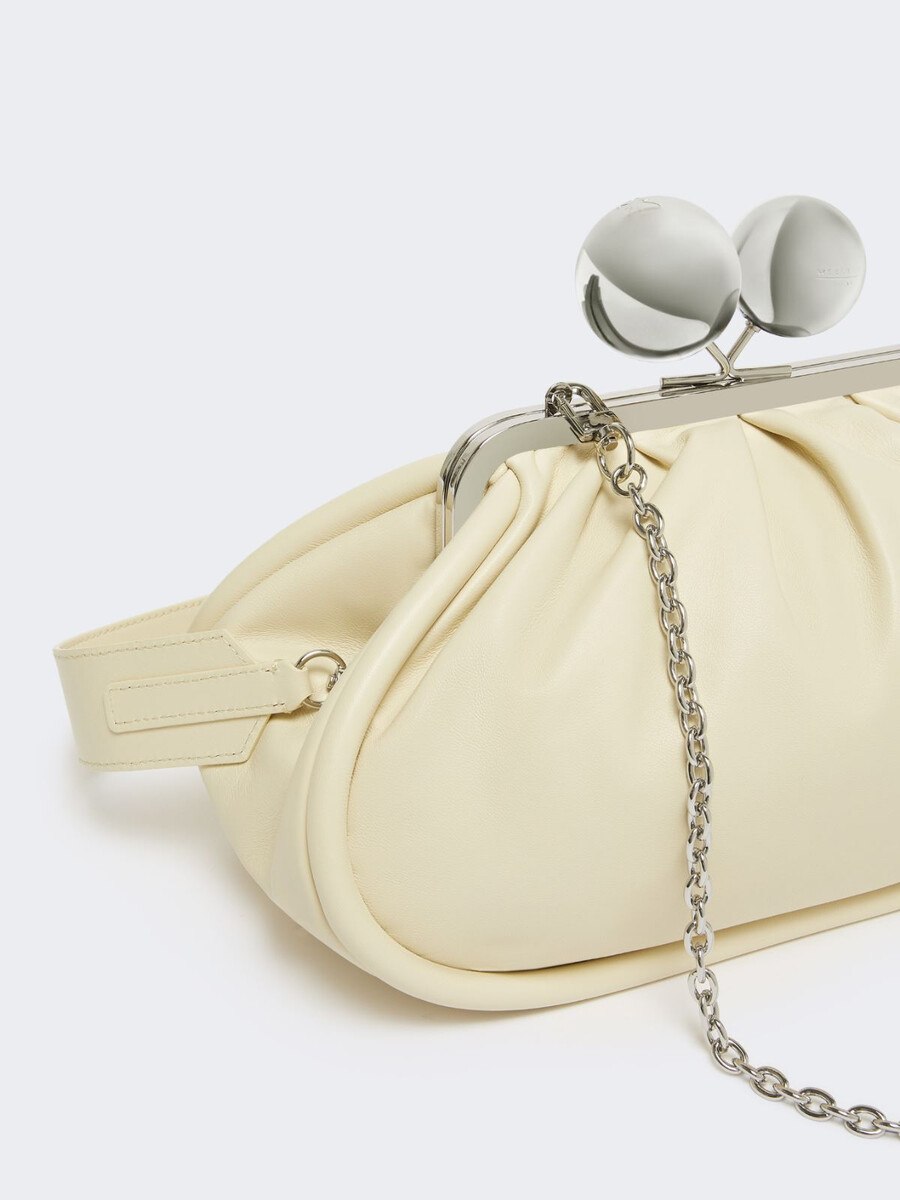 bolso pasticcino mediano en piel napa brillante - marfil