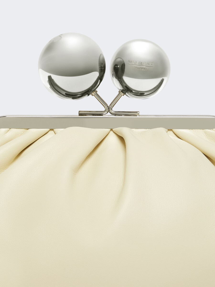 bolso pasticcino mediano en piel napa brillante - marfil