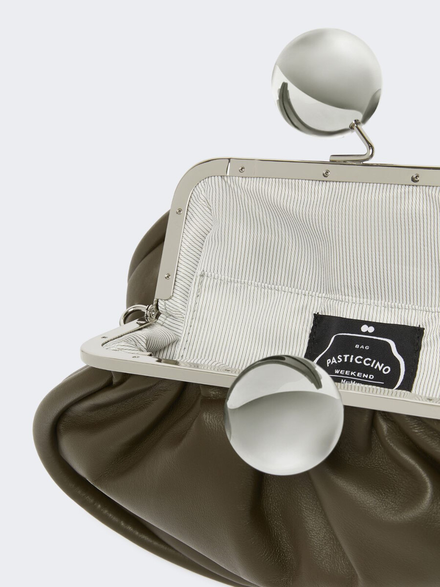bolso pasticcino mediano de piel napa brillo - kaki