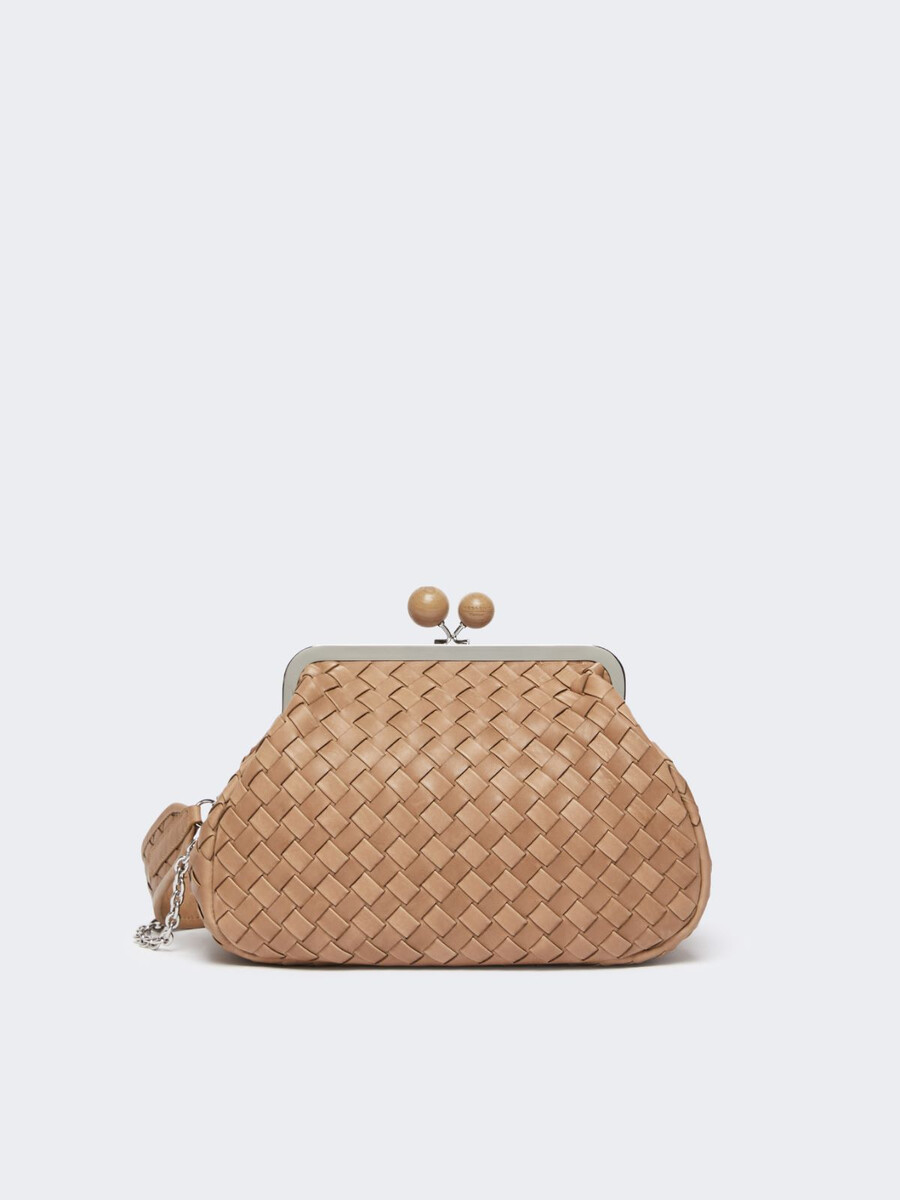 bolso pasticcino mediano de piel tejida - marrÓn avellana