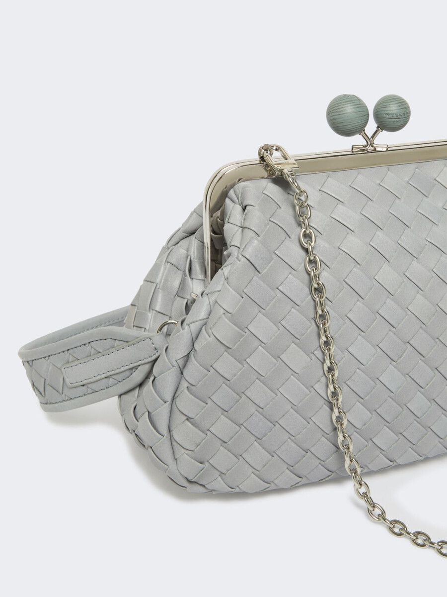 bolso pasticcino mediano de piel tejida - azul claro