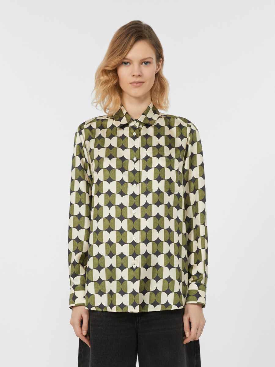 camisa de sarga estampada - negra