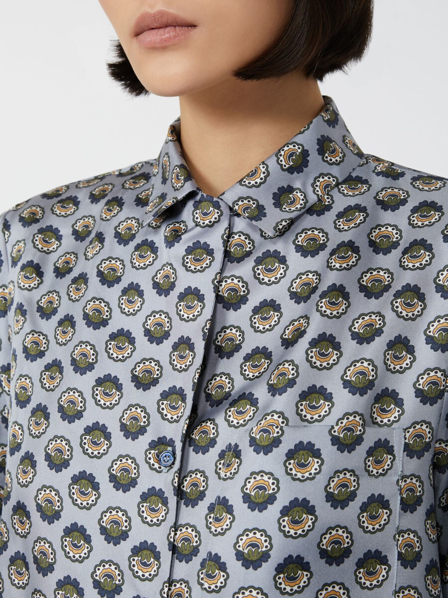 camisa de pijama de seda estampada - azul claro