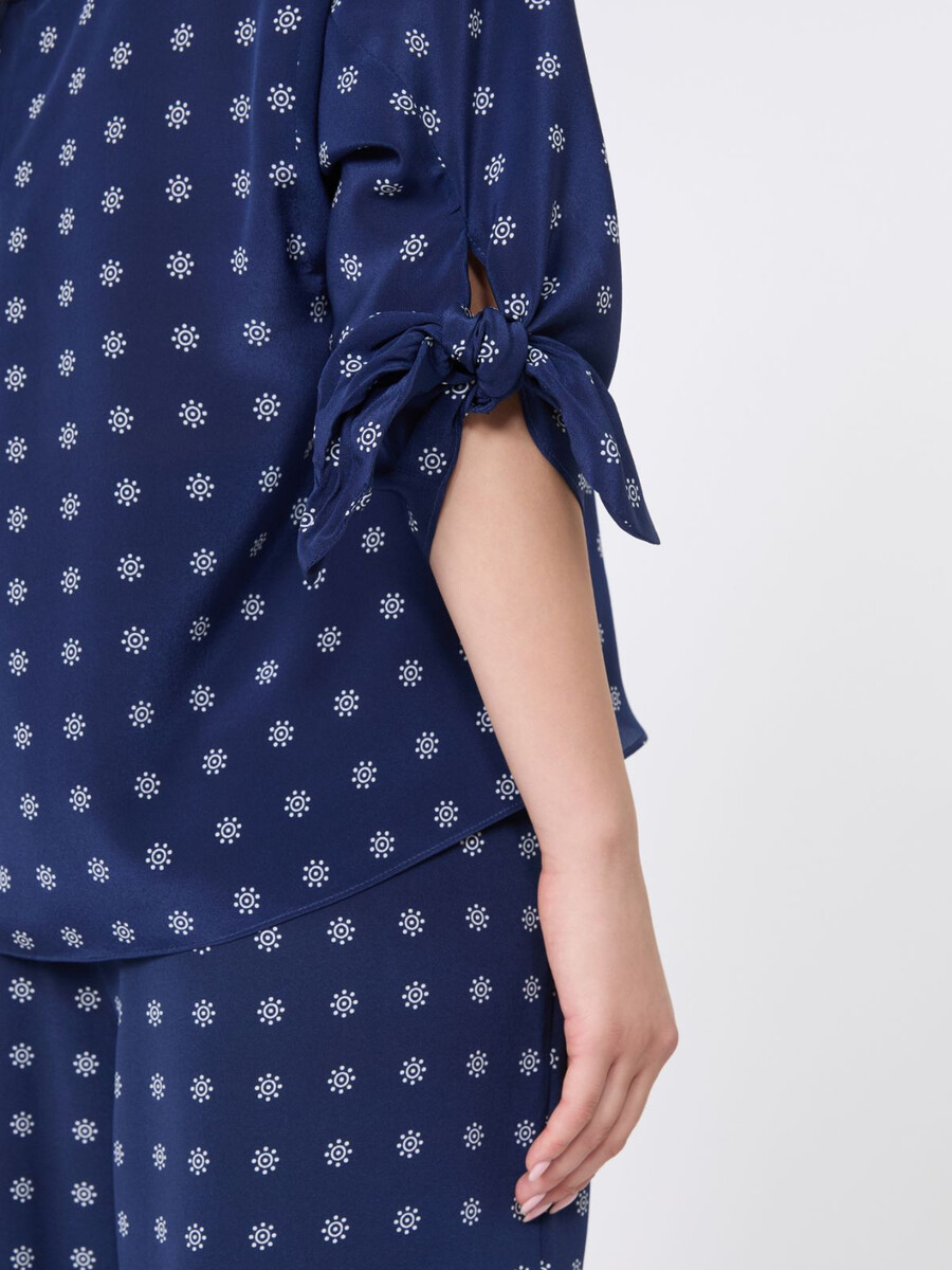blusa de cuello redondo de crepé de china - azul marino